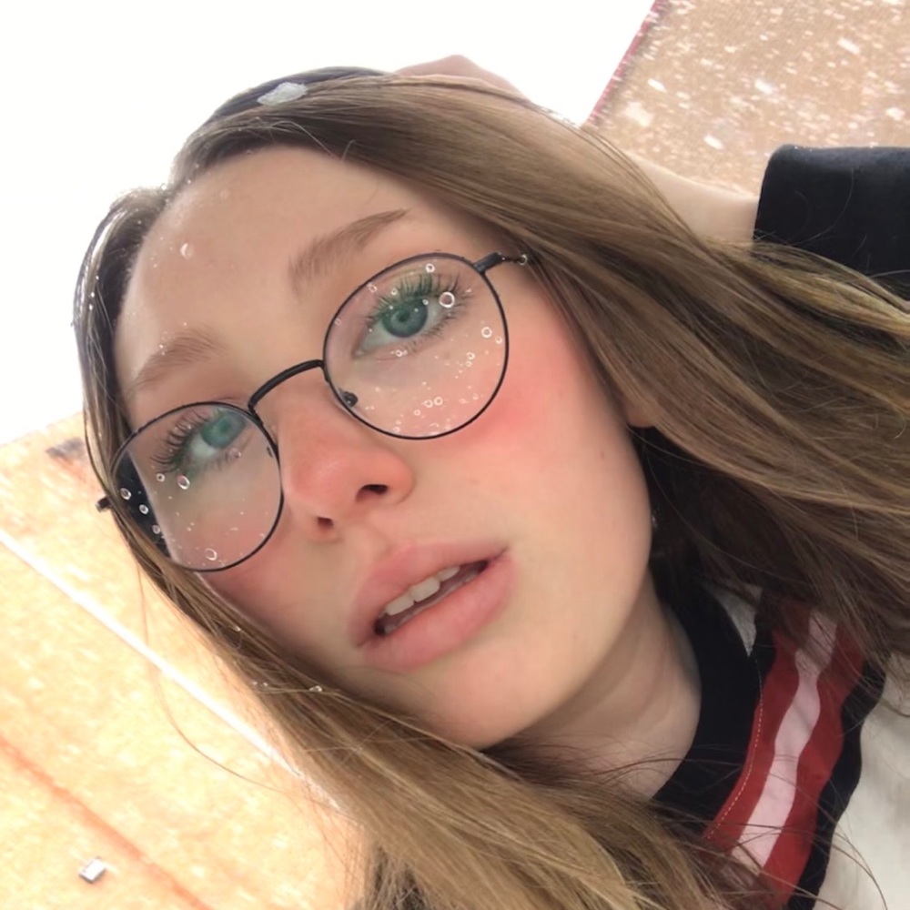 Meet your Posher, Leah